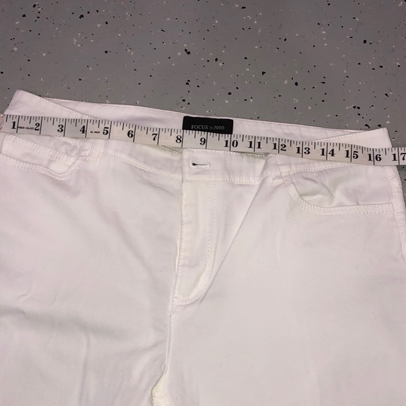 Stretch Jeans - Picture 7 of 9